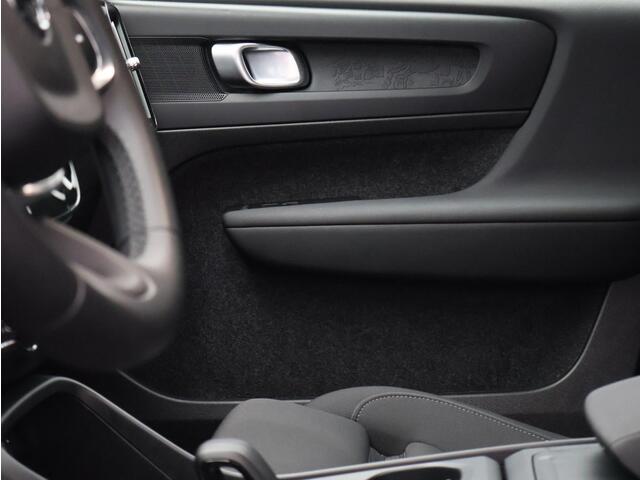 Volvo EX40 Single Motor Extended Range Plus 82 kWh / Trekhaak / Stoel+stuurwielverwarming