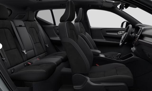 Volvo EX40 Extended Range Ultra Black Edition / DIRECT LEVERBAAR / Panorama dak / 360 camera / Nubuck / Stoel/- en stuurverwarming / Harman Kardon /