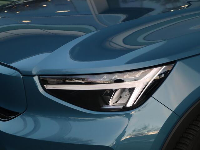 Volvo EX40 Single Motor Extended Range Ultra 82 kWh | Schuif-/ kanteldak| Keyless Entry| 360* Camera| Verwarmbare voorstoelen| Stuurwielverwarming|