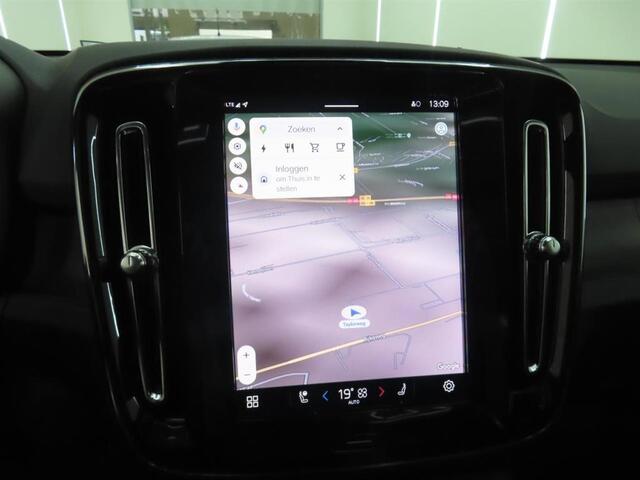 Volvo EX40 Single Motor Extended Range Ultra 82 kWh 17% Bijtelling | Panorama-schuifdak | PBlis | Adaptieve Cruise controle | Google | Stuur + Stoel verwarming | 360° Camera | VOL