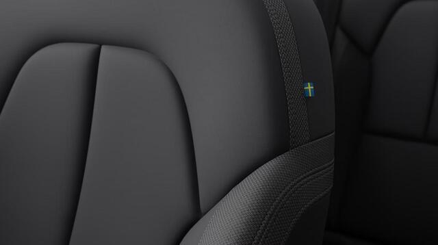 Volvo EX40 Twin Motor Ultra 82 kWh | Levering 2025 | Lighting Pack | 20" | Donker Glas | Charcoal Fusion Interieur |