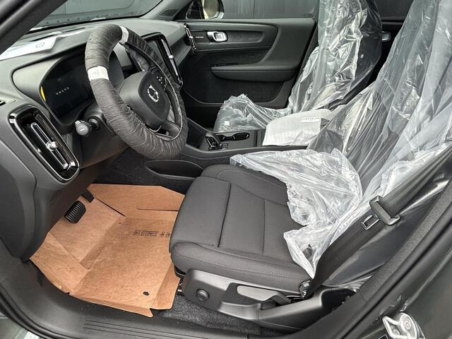 Volvo EX40 Single Motor Extended Range Business Ed. 82 kWh All Season banden / Climate Line / Versatility Pack