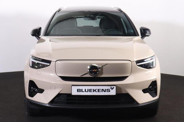 Volvo EX40 Twin Performance Ultra - Panorama/schuifdak - IntelliSafe Assist & Surround - 360º Camera - Harman/Kardon audio - Verwarmde voorstoelen, stuur & achterbank - Parkeersensoren voor & achter - Elektr. bedienb. voorstoelen met geheugen links - Draadloze tel.