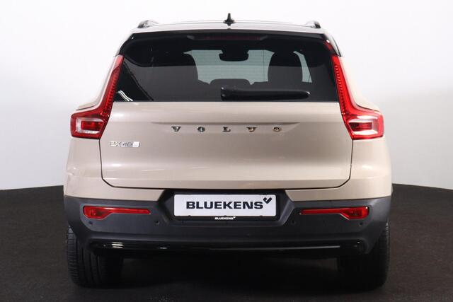 Volvo EX40 Twin Performance Ultra - Panorama/schuifdak - IntelliSafe Assist & Surround - 360º Camera - Harman/Kardon audio - Verwarmde voorstoelen, stuur & achterbank - Parkeersensoren voor & achter - Elektr. bedienb. voorstoelen met geheugen links - Draadloze tel.