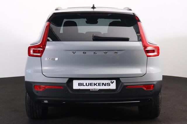 Volvo EX40 Performance Ultra 82 kWh - Panorama/schuifdak - IntelliSafe Assist & Surround - 360º Camera - Harman/Kardon audio - Verwarmde voorstoelen, stuur & achterbank - Parkeersensoren voor & achter - Elektr. bedienb. voorstoelen met geheugen links - Draadloze tel
