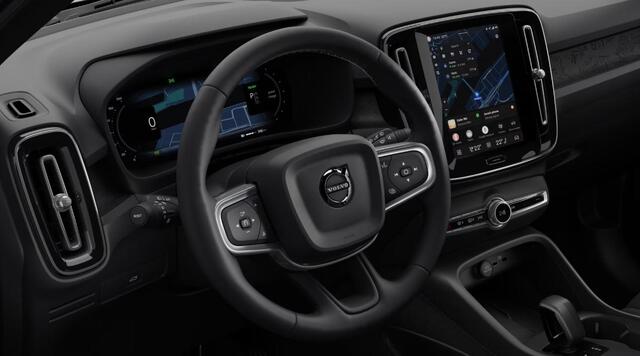 Volvo EX40 Single Motor Extended Range Plus Black Edition Europa | Harman/Kardon | Power Seats | BLIS | Adaptive Cruise Control | Stoelverwarming voor & achter | Stuurverwarming | Warmtepomp | Getint Glas |