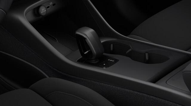 Volvo EX40 Single Motor Extended Range Plus Black Edition Europa | Harman/Kardon | Power Seats | BLIS | Adaptive Cruise Control | Stoelverwarming voor & achter | Stuurverwarming | Warmtepomp | Getint Glas |