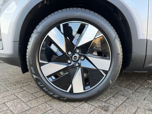 Volvo EX40 Single Motor Extended Range Business Ed. 82 kWh / Stuur & Stoelverwarming / Audio Harman Kardon / Blis /