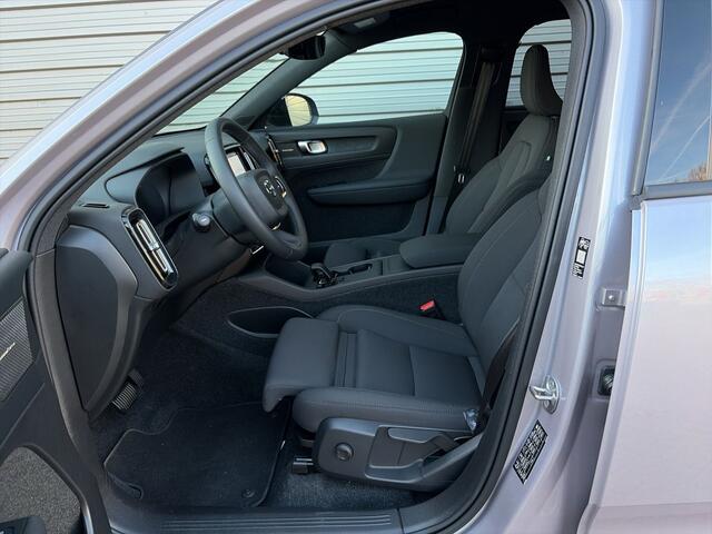 Volvo EX40 Single Motor Extended Range Business Ed. 82 kWh / Stuur & Stoelverwarming / Audio Harman Kardon / Blis /