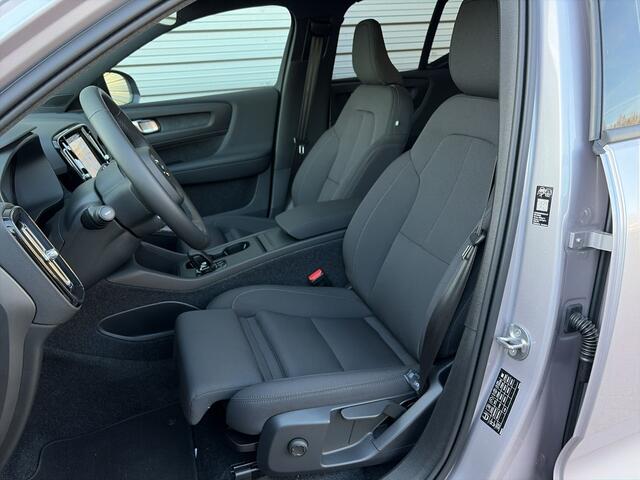 Volvo EX40 Single Motor Extended Range Business Ed. 82 kWh / Stuur & Stoelverwarming / Audio Harman Kardon / Blis /