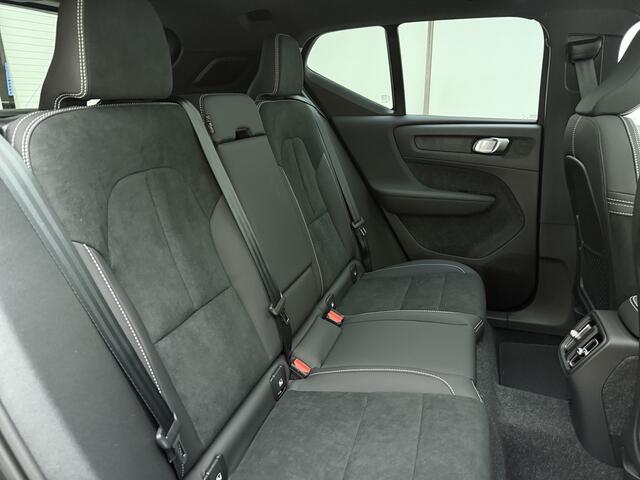 Volvo EX40 Extended Range Plus / Forest Lake / Nubuck / Panoramadak / Harman&Kardon / PDC + Camera / Adapt. Cruise / BLIS / Getint glas / 19'' / Zwart dak /