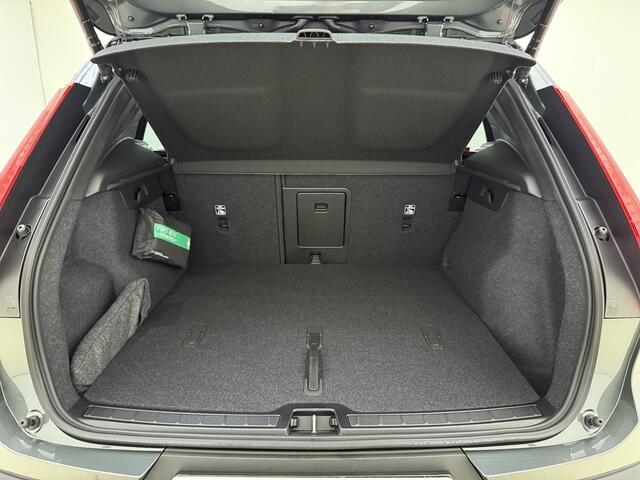 Volvo EX40 Extended Range Plus / Forest Lake / Nubuck / Panoramadak / Harman&Kardon / PDC + Camera / Adapt. Cruise / BLIS / Getint glas / 19'' / Zwart dak /