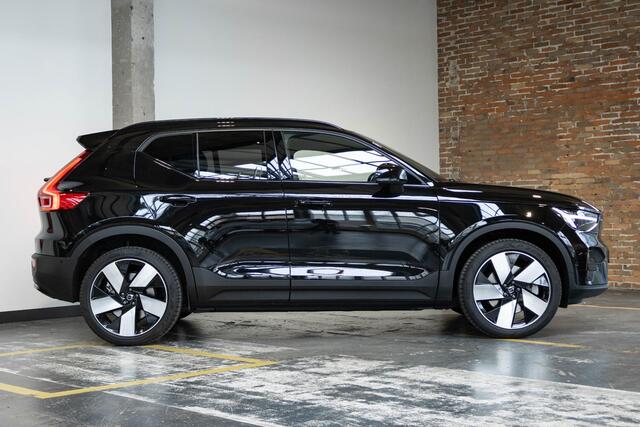 Volvo EX40 Single Motor Extended Range Ultra Black Ed. 82 kWh | 360° Parkeercamera | Parkeersensoren voor + achter | Stoelverwarming | Panoramadak | Google Infotainment | Harman Kardon Premium Audio | Electrische bedienbare voorstoelen