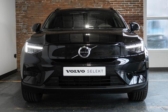 Volvo EX40 Single Motor Extended Range Ultra Black Ed. 82 kWh | 360° Parkeercamera | Parkeersensoren voor + achter | Stoelverwarming | Panoramadak | Google Infotainment | Harman Kardon Premium Audio | Electrische bedienbare voorstoelen