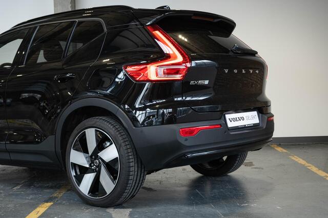 Volvo EX40 Single Motor Extended Range Ultra Black Ed. 82 kWh | 360° Parkeercamera | Parkeersensoren voor + achter | Stoelverwarming | Panoramadak | Google Infotainment | Harman Kardon Premium Audio | Electrische bedienbare voorstoelen