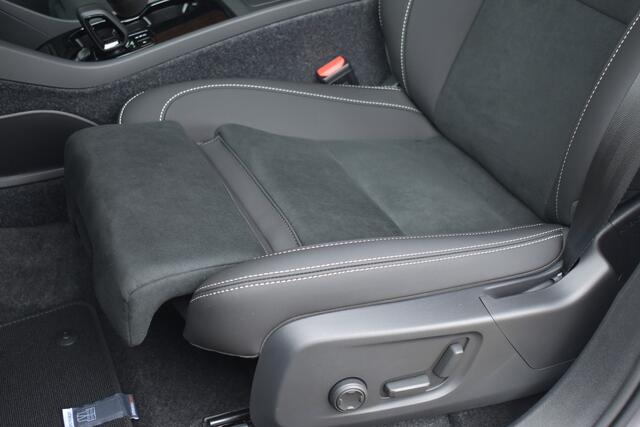 Volvo EX40 Extended Range 252PK Ultra 82 kWh | Harman & Kardon | Getint glas achter | 360 graden camera