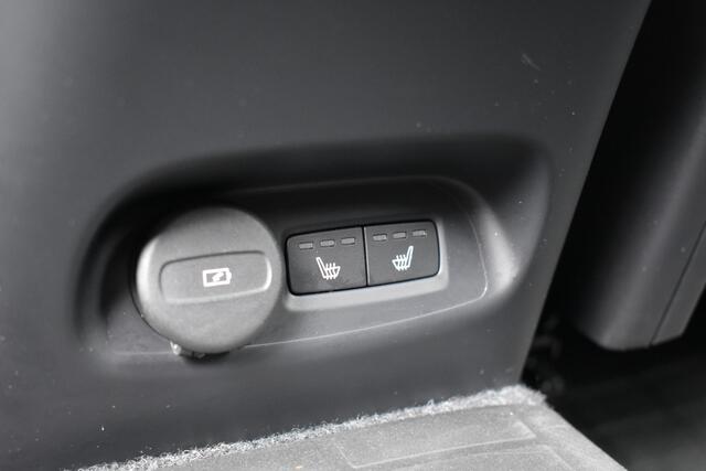 Volvo EX40 Extended Range 252PK Plus 82 kWh | Lightning Pack | Climate Pack | Trekhaak