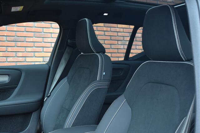 Volvo EX40 252PK Extended Range Ultra Black Edition 82 kWh | Harman & Kardon | Panorama dak