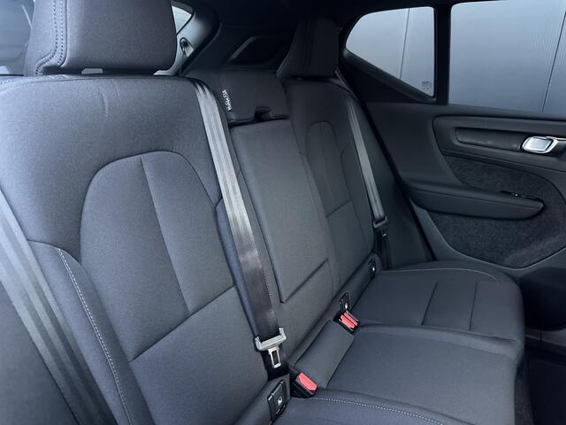 Volvo EX40 Single Motor Extended Range Business Ed. 82 kWh Driver Assist / Climate Line / 19" 5-sp Glossy Black wielen met all season banden