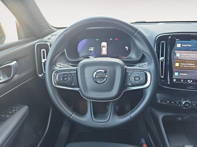 Volvo EX40 Single Motor Extended Range Plus 82 kWh | Trekhaak | Stoelverwarming | All-season banden | Pilot Assist |