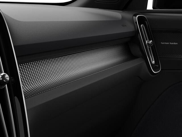 Volvo EX40 Single Motor Extended Range Plus Black Edition Automaat / Panoramadak / Microtech Nubuck interieur / 20" velgen / Privacy Glass