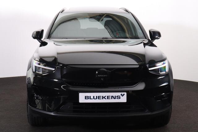Volvo EX40 Performance Ultra Black Edition 82 kWh - Panorama/schuifdak - IntelliSafe Assist & Surround - 360º Camera - Harman/Kardon audio - Verwarmde voorstoelen, stuur & achterbank - Parkeersensoren voor & achter - Elektr. bedienb. voorstoelen met geheugen links -