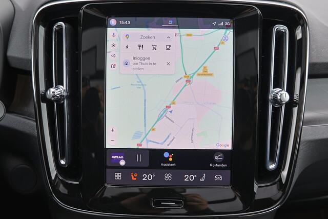 Volvo EX40 Performance Ultra Black Edition 82 kWh - Panorama/schuifdak - IntelliSafe Assist & Surround - 360º Camera - Harman/Kardon audio - Verwarmde voorstoelen, stuur & achterbank - Parkeersensoren voor & achter - Elektr. bedienb. voorstoelen met geheugen links -