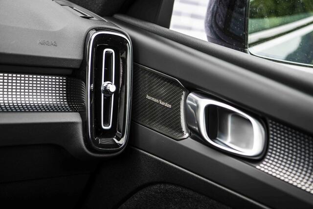 Volvo EX40 Single Motor Ext. Range Ultra Bl. Ed. Eur. 82 kWh | Harman Kardon | 20" | Panoramadak | Donker Glas | Power Seats | Nubuck | Adaptive Cruise | BLIS |