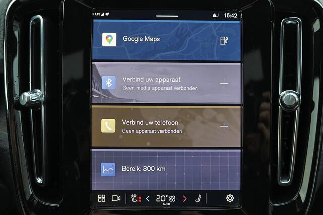 Volvo EX40 Extended Range Plus 82 kWh - IntelliSafe Assist & Surround - Parkeercamera achter - Verwarmde voorstoelen & stuur - Parkeersensoren voor & achter - Draadloze tel. lader - Warmtepomp - Extra getint glas - Elektr. inklapbare trekhaak - 21' LMV