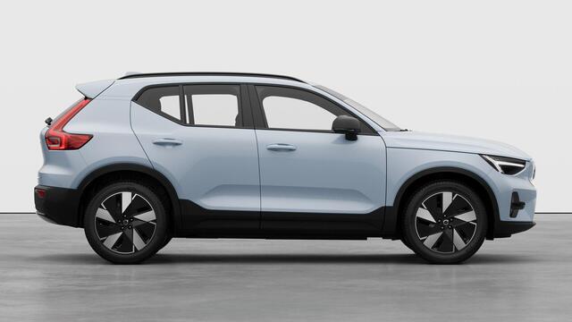 Volvo EX40 Single Motor Extended Range Plus Europa 82 kWh | Harman Kardon Audio | BLIS | Adaptieve Cruise Control | Stoelverwarming Voor & Achter | Stuurverwarming | Warmtepomp | Parkeersensoren Voor en Achter |