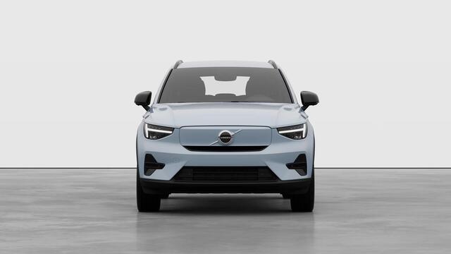 Volvo EX40 Single Motor Extended Range Plus Europa 82 kWh | Harman Kardon Audio | BLIS | Adaptieve Cruise Control | Stoelverwarming Voor & Achter | Stuurverwarming | Warmtepomp | Parkeersensoren Voor en Achter |