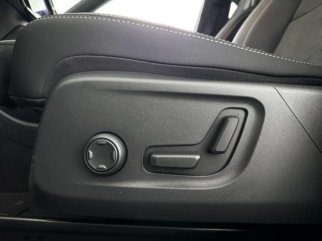 Volvo EX40 Single Motor Extended Range Ultra 82 kWh | Panoramadak | 360° camera | Harman Kardon | Stoel- en Stuurverwarming | Trekhaak