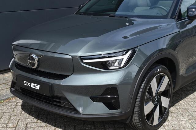 Volvo EX40 Single Motor Extended Range Ultra Europa 82 kWh | Harman Kardon Premium Sound | 360 graden Camera | Panoramisch Schuif-/Kanteldak | Elektrische stoelen voor | Memory bestuurdersstoel | Pilot Assist | Adaptieve Cruise Control | 20 inch Lichtmetalen Velgen