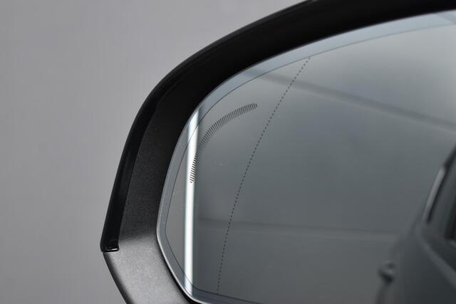 Volvo EX40 Single Motor Extended Range Ultra Europa 82 kWh | Harman Kardon Premium Sound | 360 graden Camera | Panoramisch Schuif-/Kanteldak | Elektrische stoelen voor | Memory bestuurdersstoel | Pilot Assist | Adaptieve Cruise Control | 20 inch Lichtmetalen Velgen