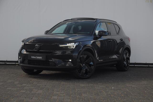 Volvo EX40 252PK Automaat Ext. Range Ultra Black Edition / Adaptieve koplampen / Panoramadak / 360 Camera / Apple carplay / Android auto / Elektrisch bedienbare voorstoelen / Pilot assist / Adaptive cruise control / Harman kardon audio / Stoelverwarming voor / Warmt