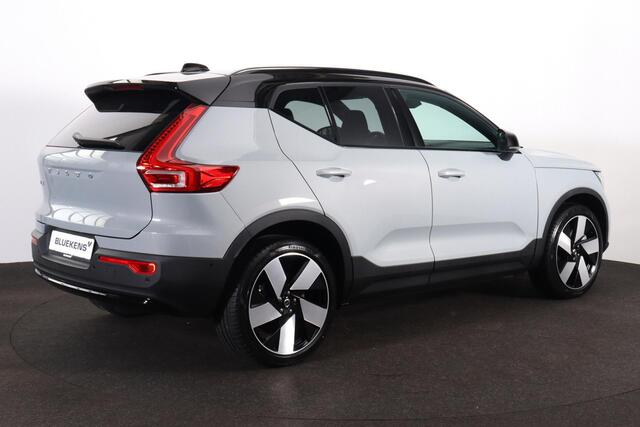 Volvo EX40 Single Motor Extended Range Ultra 82 kWh Panorama/schuifdak - IntelliSafe Assist & Surround - 360º Camera - Harman/Kardon audio - Verwarmde voorstoelen, stuur & achterbank - Parkeersensoren voor & achter - Elektr. bedienb. voorstoelen met geheugen links -