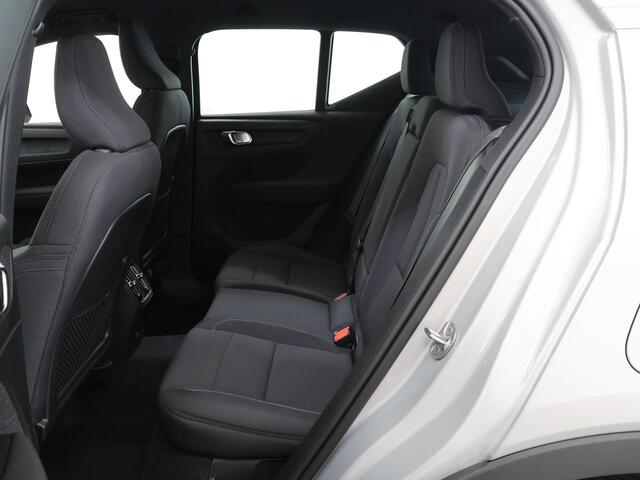 Volvo EX40 Single Motor Extened Range Core 82 kWh | SOH 97% | Comfortstoelen | Stoel/Stuurverwarming | Camera | Apple CarPlay/Android Auto | Cruise Control |