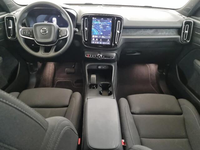 Volvo EX40 Single Motor Extended Range Plus 82 kWh | SOH:100% | Warmtepomp | Trekhaak | Stoel/stuurverwarming | Harman/Kardon | Camera | Adaptive cruise | ALL Season banden |