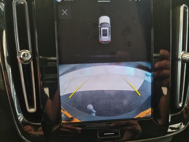 Volvo EX40 Single Motor Extended Range Plus 82 kWh | SOH:100% | Warmtepomp | Trekhaak | Stoel/stuurverwarming | Harman/Kardon | Camera | Adaptive cruise | ALL Season banden |