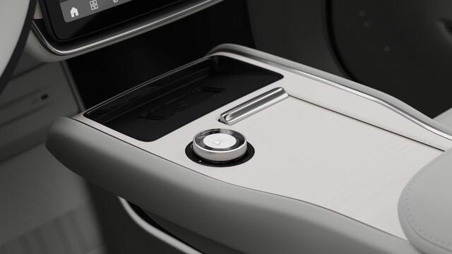 Volvo EX90 Single Motor Plus 7p. 104 kWh | Trekhaak | Panoramadak | Head up display | Elektr. stoelverstelling | Adaptive Cruise | Google Maps