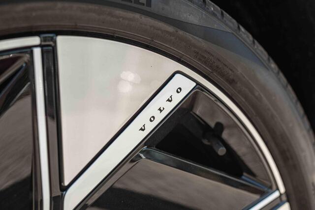 Volvo EX90 Twin Motor Performance Ultra 7p. 111 kWh | | Bowers en Wilkins HiFi Audio | Actieve luchtvering met FOUR-C | Pilot Assist Pack | Phone as Key | 22 inch Aero velgen | Massagefunctie voorstoelen |