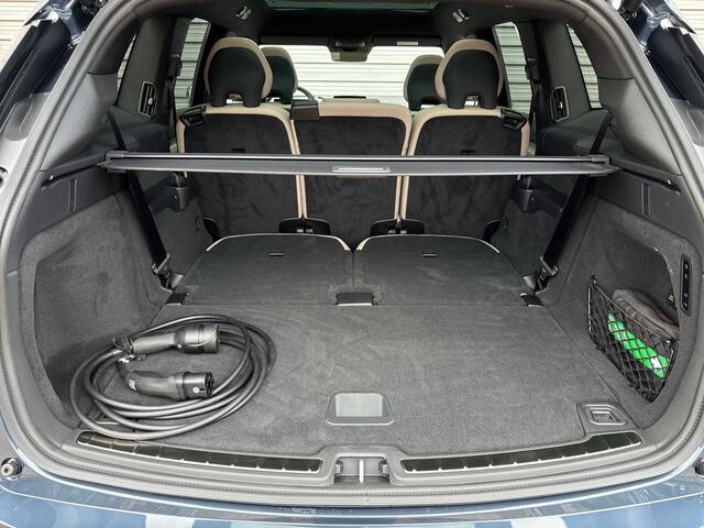 Volvo EX90 Twin Motor Ultra 7p. 111 kWh Uit voorraad leverbaar / Luchtvering / 7 zitplaatsen / Pilot assist-pakket /