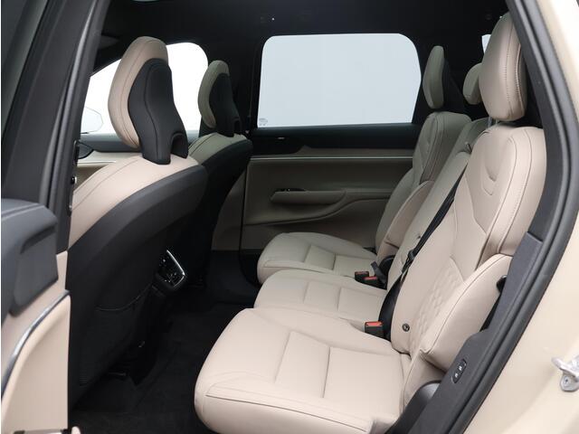 Volvo EX90 Twin Motor Ultra 7p. 111 kWh / Trekhaak / Head-Up Display / Massage Stoelen / 360 Camera / Pilot Assist Pack / 21" Wielen / Climate Pack /