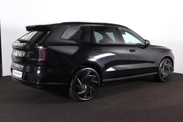 Volvo EX90 Performance Ultra 7p. 111 kWh - Luchtvering - Panoramadak - IntelliSafe Assist & Surround - 360º Camera - Bowers & Wilkins audio - Verwarmde voorstoelen, stuur & achterbank - Parkeersensoren voor & achter - Geventileerde voorstoelen - Head up display - Ex