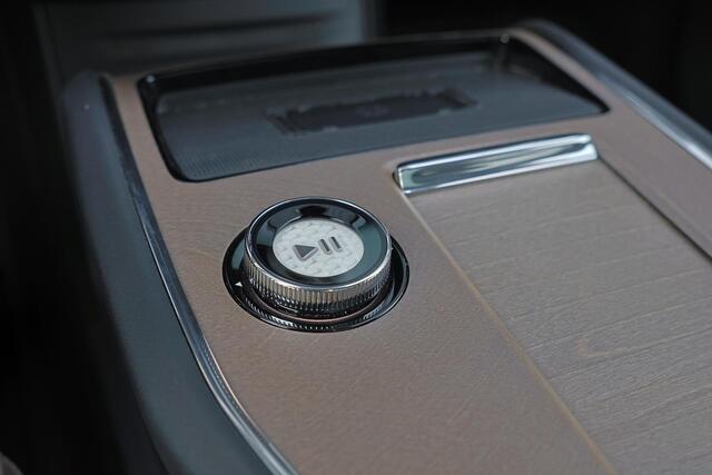 Volvo EX90 Performance Ultra 7p. 111 kWh - Luchtvering - Panoramadak - IntelliSafe Assist & Surround - 360º Camera - Bowers & Wilkins audio - Verwarmde voorstoelen, stuur & achterbank - Parkeersensoren voor & achter - Geventileerde voorstoelen - Head up display - Ex