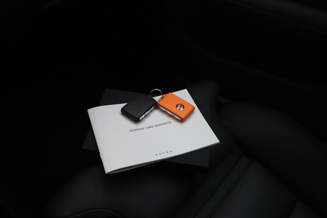 Volvo S60 T8 Recharge Plus Dark | Long Range | 360° Camera | ACC | harman/kardon | BLIS | Stoel+Stuurverwarming