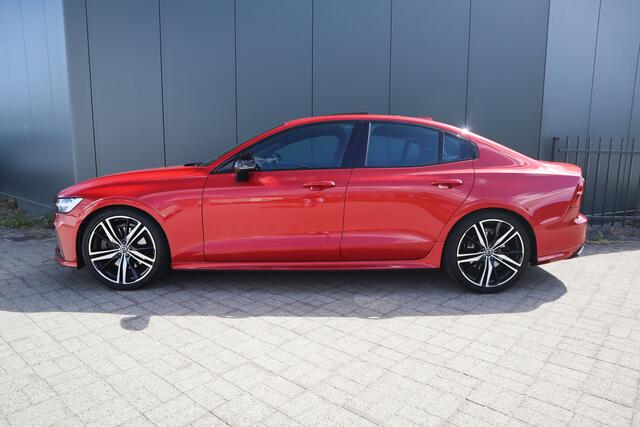 Volvo S60 2.0 T5 Intro Edition R Design Panoramadak Leder Head-up Trekhaak Camera Polestar Engineered