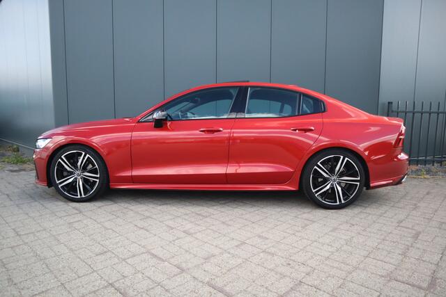 Volvo S60 2.0 T5 Intro Edition R Design Panoramadak Leder Head-up Trekhaak Camera Polestar Engineered