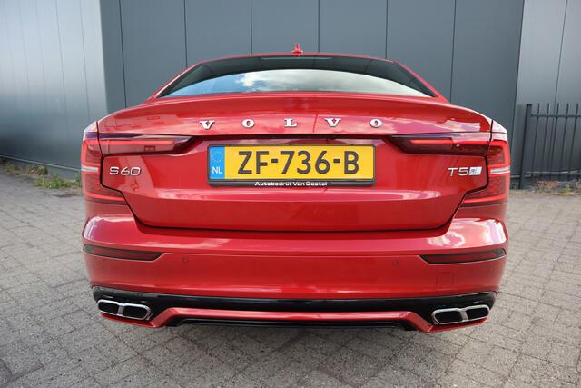 Volvo S60 2.0 T5 Intro Edition R Design Panoramadak Leder Head-up Trekhaak Camera Polestar Engineered