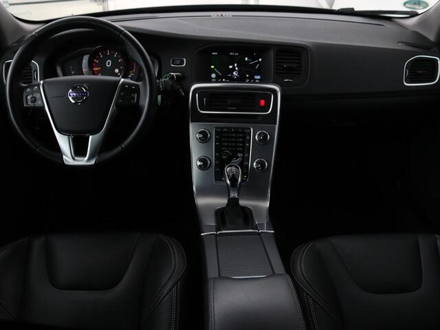 Volvo S60 1.5 T2 Nordic+ | 78.200km NAP | Schuifdak | Stoelverwarming | Adaptive cruise | Camera | Navigatie | Xenon | BLIS | Park Assist | Memory